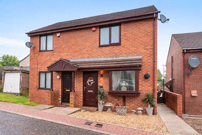 2 Bedroom Semi Detached House For Sale In Meadowcroft Rise, Bierley, Bradford, West Yorkshire, BD4