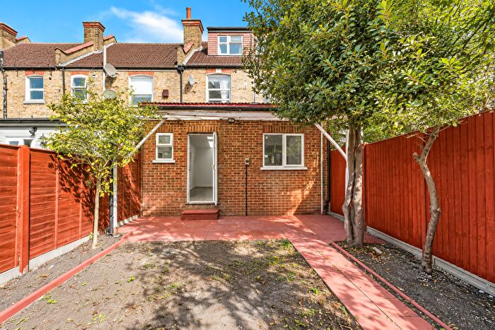 5 Bedroom Terraced House For Sale In Seely Road, London, SW17