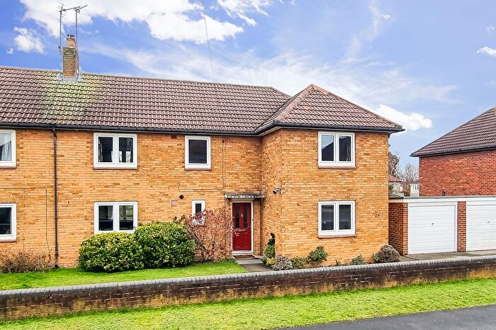 4 Bedroom Semi-Detached House To Rent In Kirkstone Road, Harrogate, HG1