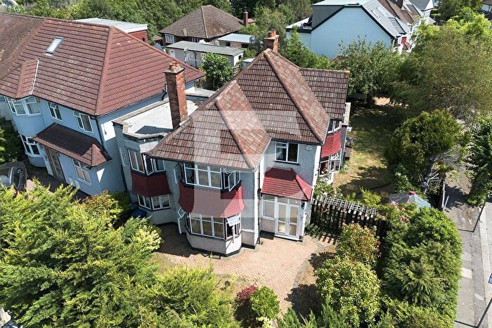 5 Bedroom Detached House For Sale In Selvage Lane, Mill Hill, London, NW7