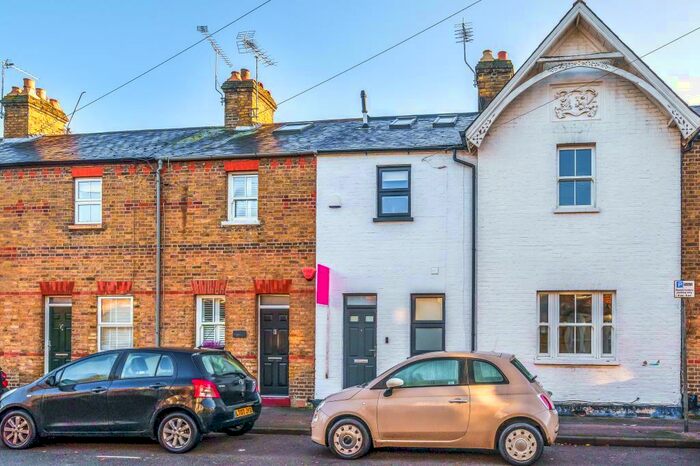 2 Bedroom Terraced House To Rent In Windsor, Berkshire, SL4