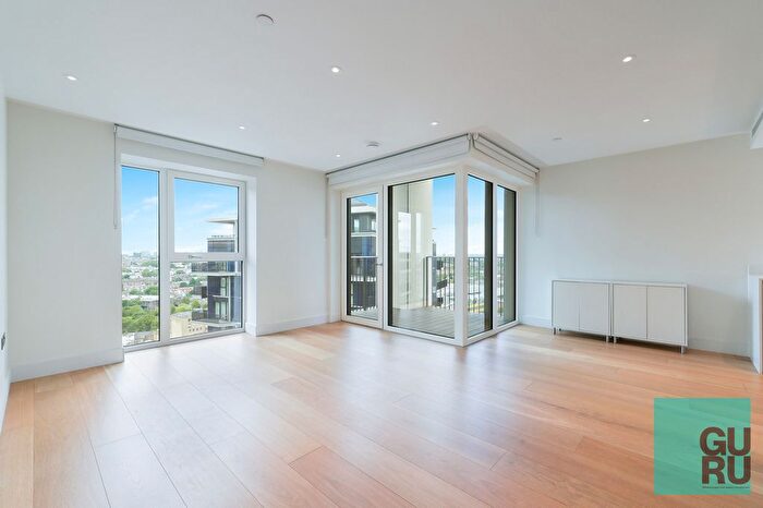 3 Bedroom Flat To Rent In White City Living, London, W12