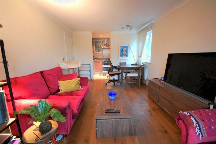 1 Bedroom Flat To Rent In Gilbert White Close, Greenford, UB6