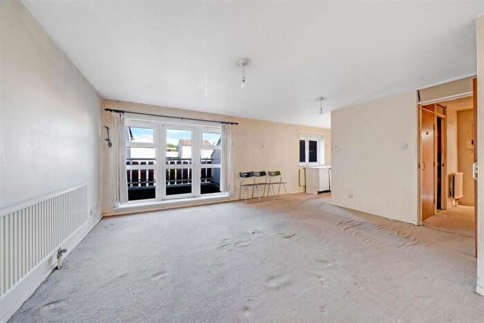 2 Bedroom Flat For Sale In Cottington Road, Hanworth, Feltham, TW13