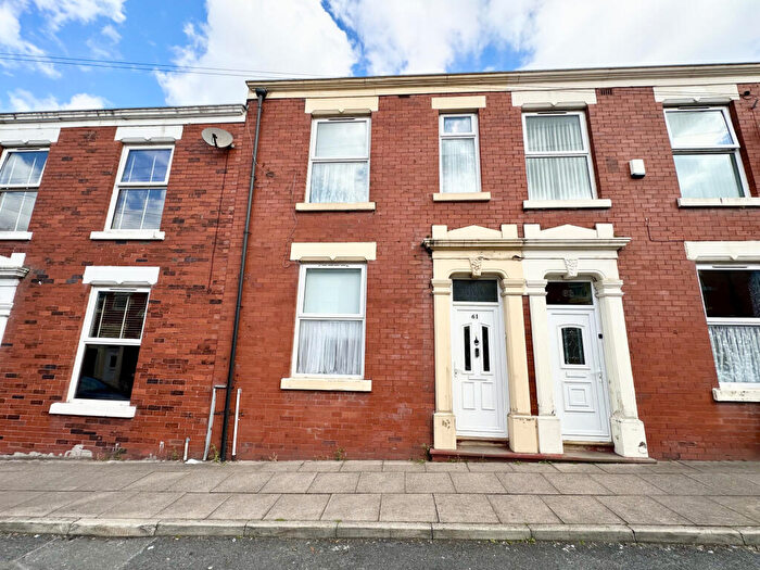 3 Bedroom Terraced House For Sale In Castleton Road, Preston, PR1