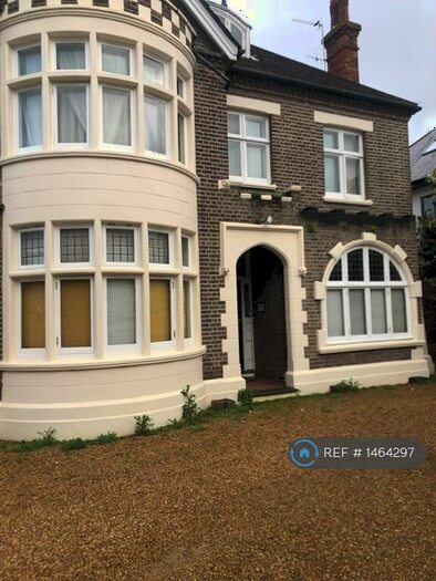 1 Bedroom Flat To Rent In The Avenue, Surrey, KT4