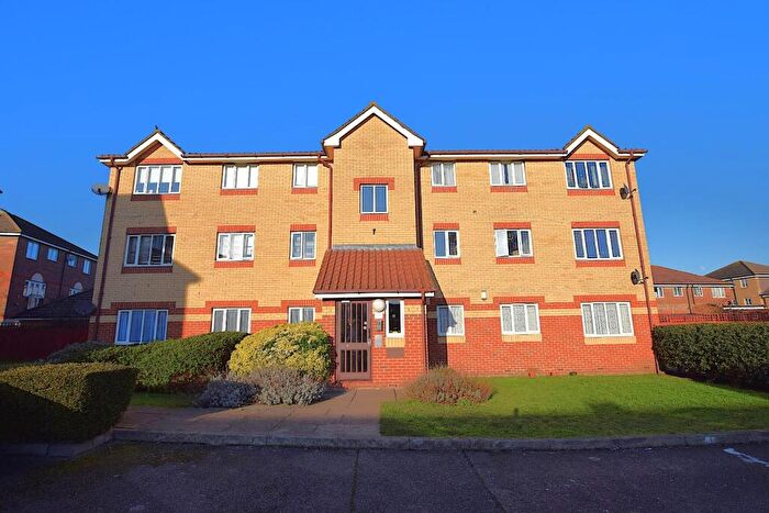 2 Bedroom Flat To Rent In Grove Road, Romford, RM6