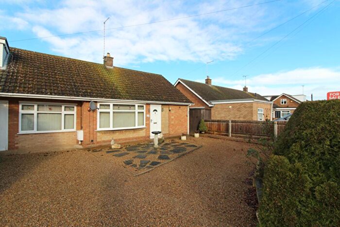 2 Bedroom Semi-Detached Bungalow For Sale In School Road, Newborough, PE6