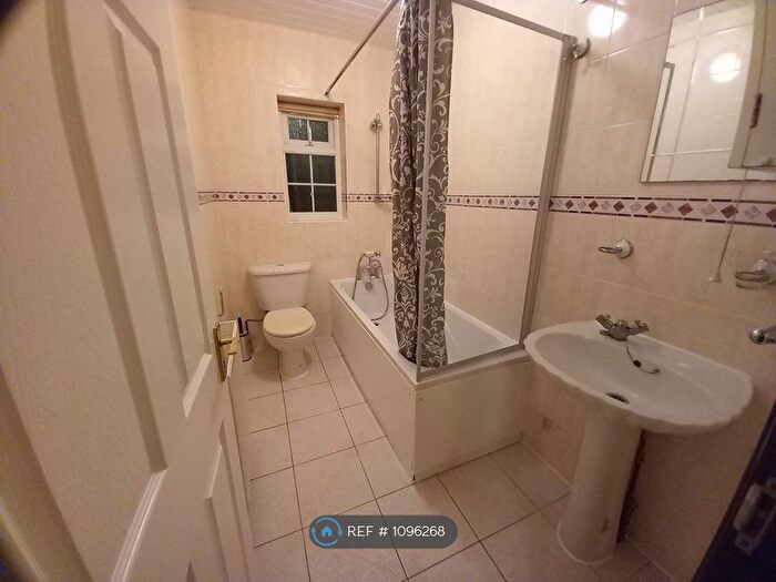 2 Bedroom End Of Terrace House To Rent In Lynmouth Road, Perivale, Greenford, UB6