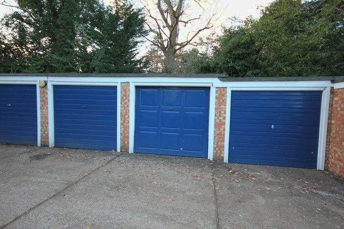 Parking/garage To Rent In Garage, Winnals Park, Paddockhall Road, RH16