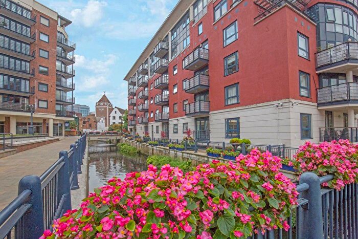 2 Bedroom Flat For Sale In Charter Quay, Kingston Upon Thames, KT1