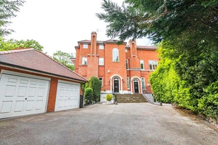 2 Bedroom Flat For Sale In Highgate Road, Altrincham, WA14