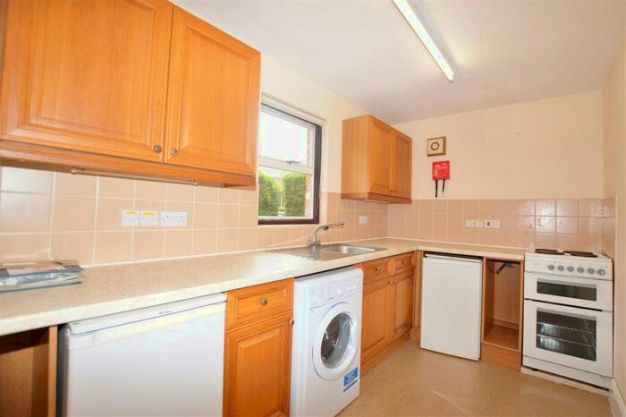 1 Bedroom Flat To Rent In Hamilton Road, RG1