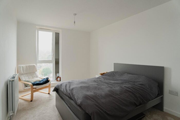 1 Bedroom Flat To Rent In Marketfield Way, Redhill, RH1