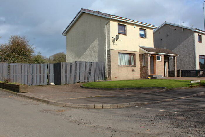 3 Bedroom Detached House To Rent In Kilmahew Avenue, Cardross, G82