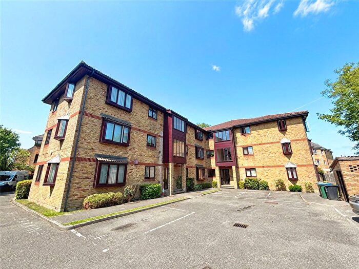 1 Bedroom Flat To Rent In Horley, Surrey, RH6