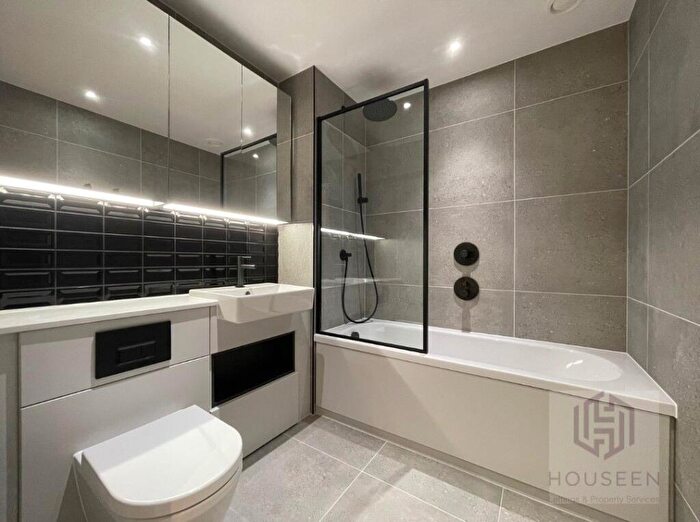 1 Bedroom Apartment To Rent In Hawksbury Heights -, S84