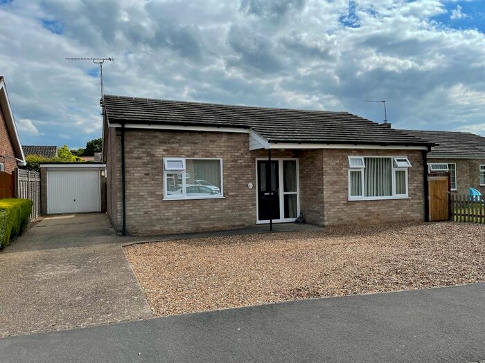 Houses for sale & to rent in Conifer, Thetford