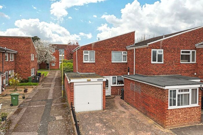 3 Bedroom End Terrace House For Sale In Clyfton Close, Broxbourne, EN10