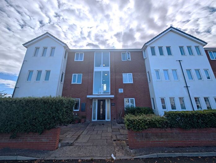 2 Bedroom Flat To Rent In Grosvenor Road, Hoylake, CH47