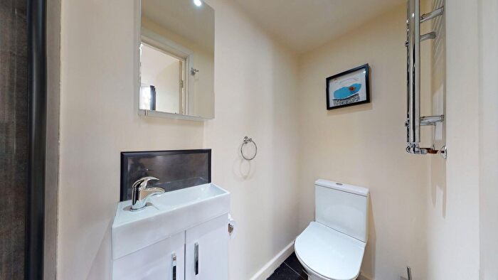 Studio To Rent In St. Pauls Avenue, London, NW2