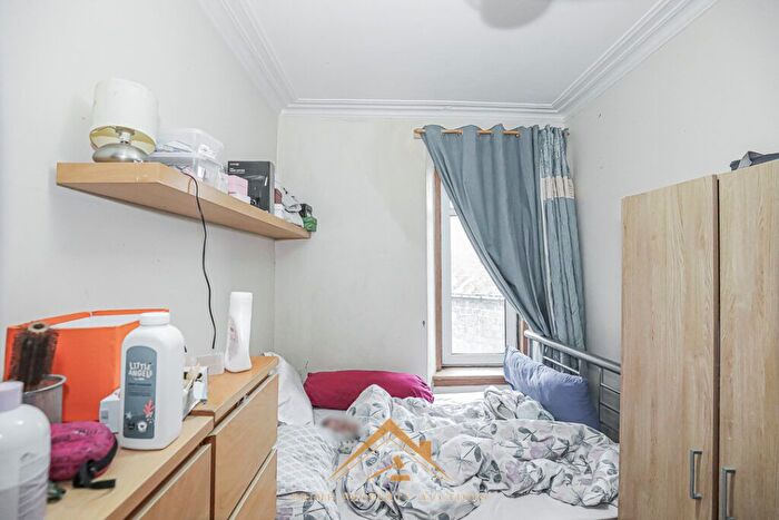 2 Bedroom Flat For Sale In , Portland Street, Second Floor Left, Aberdeen, AB11