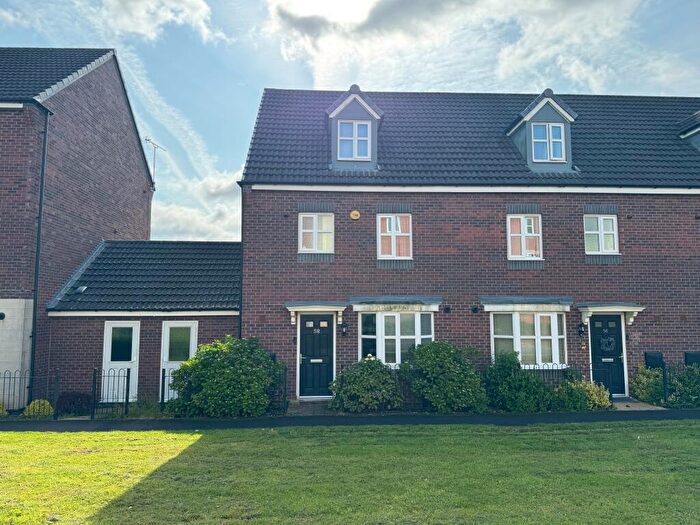 4 Bedroom Semi-Detached House To Rent In College Green Walk, Mickleover, Derby, DE3