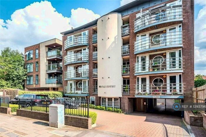 2 Bedroom Flat To Rent In Servas Court, New Barnet, Barnet, EN5