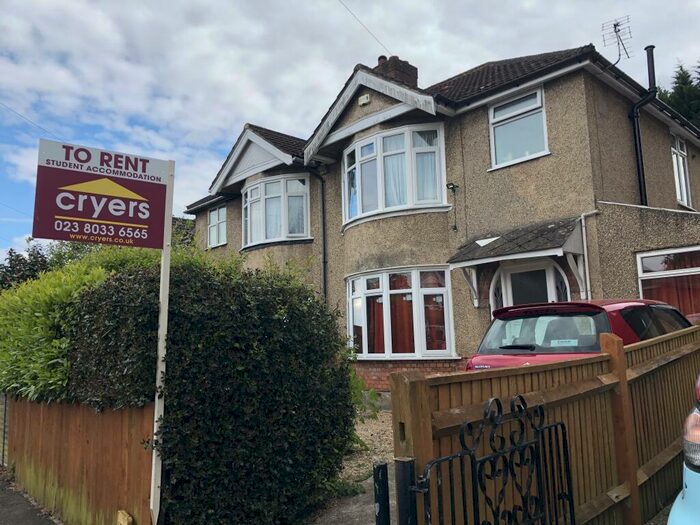 4 Bedroom Semi-Detached House To Rent In Sirdar Road, Highfield, SO17