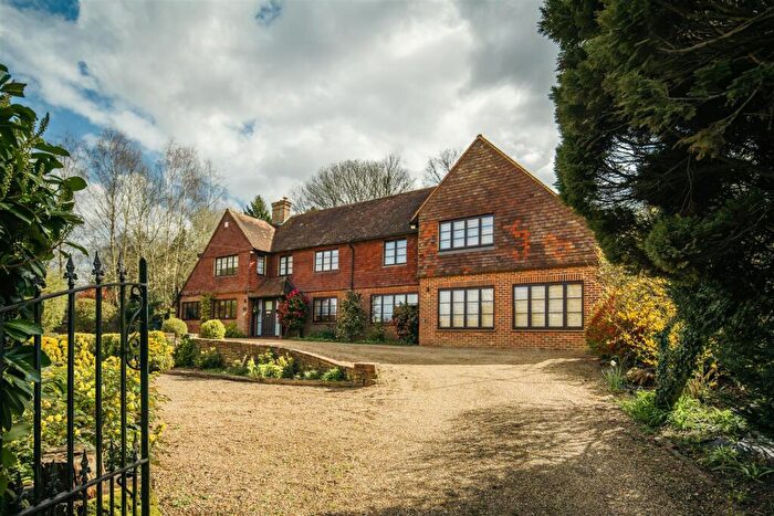 5 Bedroom House For Sale In Staceys Farm Road, Elstead, Godalming, GU8