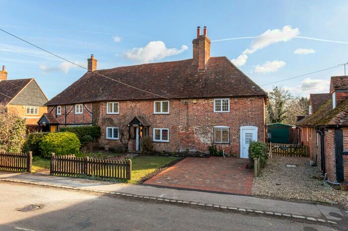 4 Bedroom Cottage To Rent In Hook Road, Greywell, Hook, RG29