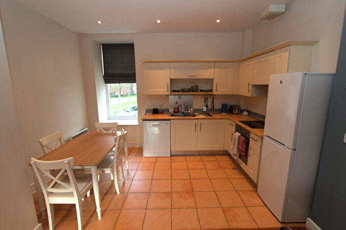 2 Bedroom Flat To Rent In Consort Mews, Knowle, PO17