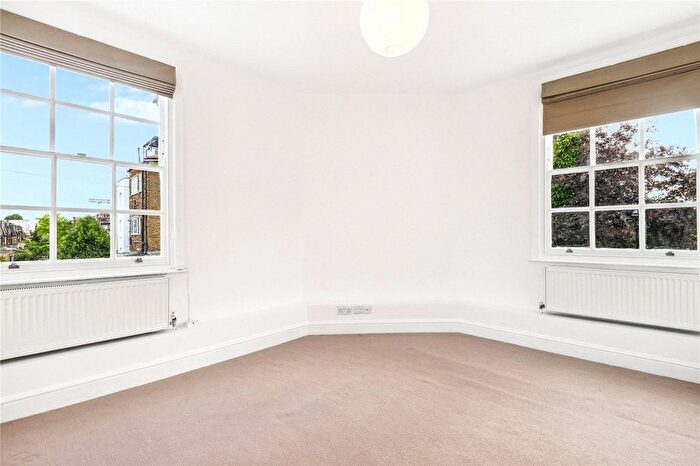 2 Bedroom End Of Terrace House For Sale In Aldensley Road, London, W6