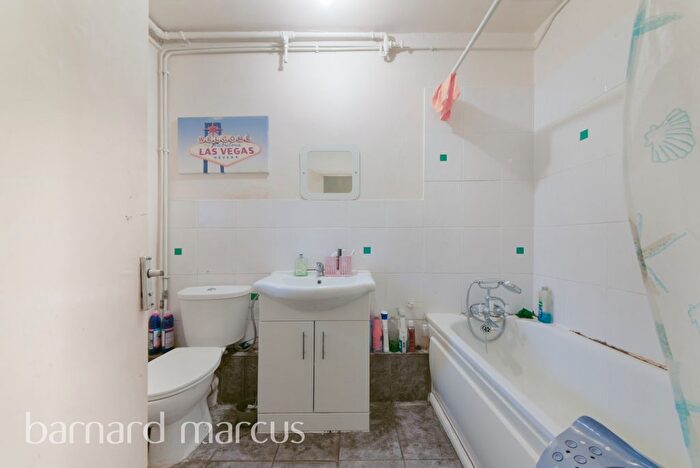 1 Bedroom Flat To Rent In Worsopp Drive, London, SW4