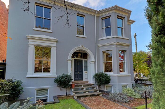 6 Bedroom Detached House To Rent In Willes Terrace, Leamington Spa, CV31