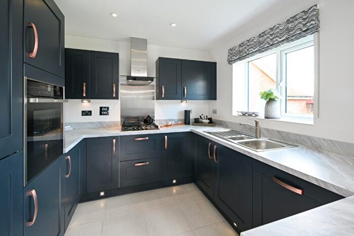 4 Bedroom Detached House For Sale In Scocles Road, Minster On Sea, Kent, ME12