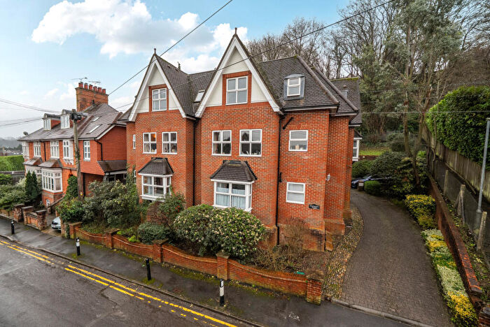 2 Bedroom Flat For Sale In Croft Road, Godalming, GU7