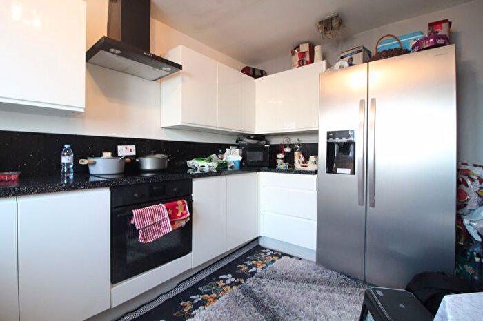 3 Bedroom End Of Terrace House For Sale In Birch Road, Rushden, NN10