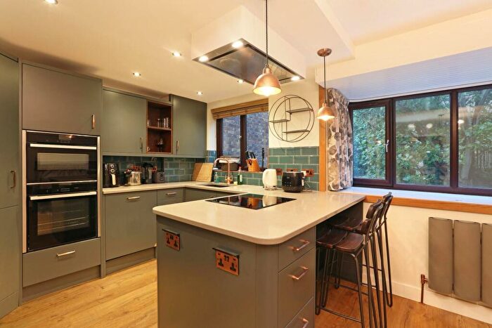 2 Bedroom Flat To Rent In Allendale Close, London, SE5