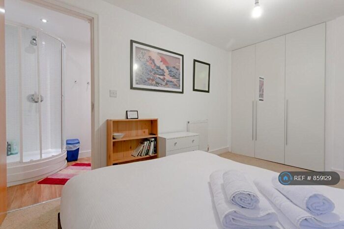 2 Bedroom Flat To Rent In Eastern House, London, E2