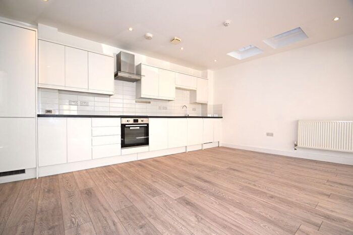 2 Bedroom Flat To Rent In Cardigan Road, London, SW19