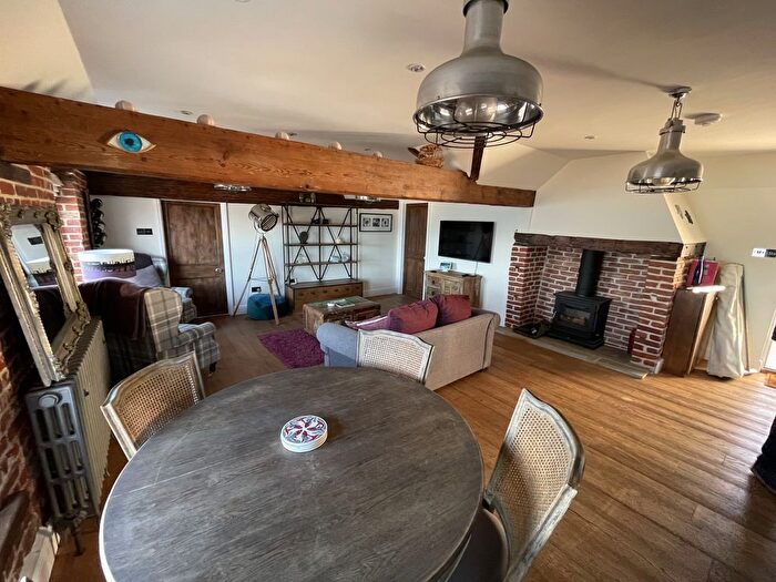 2 Bedroom Flat To Rent In Beach Street, Deal, CT14