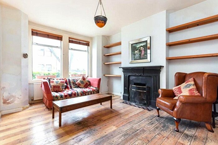 1 Bedroom Apartment For Sale In Battledean Road, Highbury, London, N5