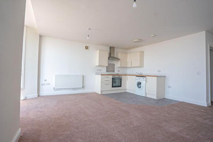 3 Bedroom Apartment To Rent In Marine Road West, LA4