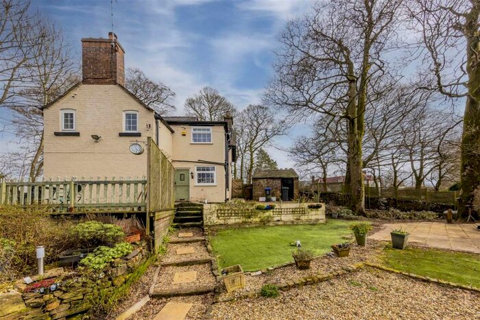 3 Bedroom Detached House For Sale In Buxton Road, Leek, Staffordshire, ST13