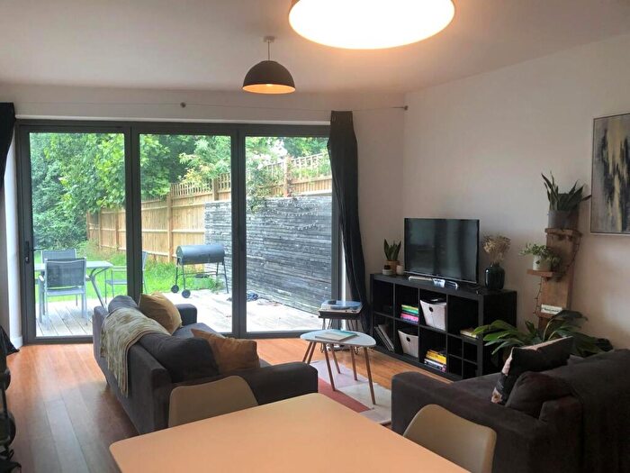 2 Bedroom Apartment To Rent In Fawnbrake Avenue, Herne Hill, London, SE24