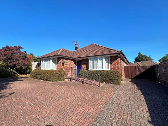 3 Bedroom Detached Bungalow For Sale In Sheppard Road, Harrow Way, Basingstoke, RG21