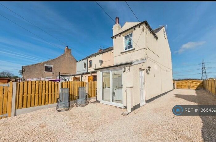 3 Bedroom End Of Terrace House To Rent In Low Common, Leeds, LS26