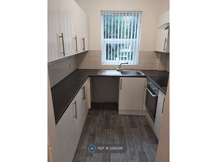 3 Bedroom Semi-Detached House To Rent In Windsor Avenue, Whitefield, Manchester, M45