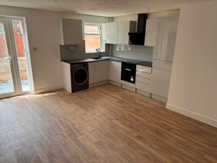 3 Bedroom Semi Detached House To Rent In Stalybridge, SK15